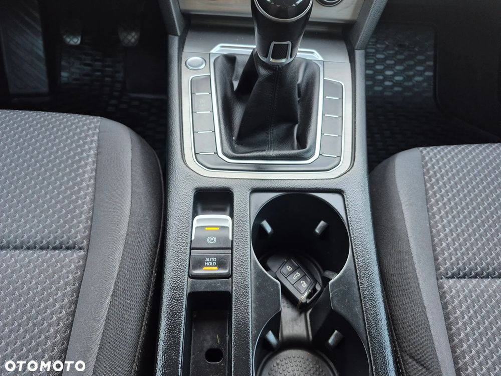 Volkswagen Passat 2.0 TDI BMT Comfortline - 18