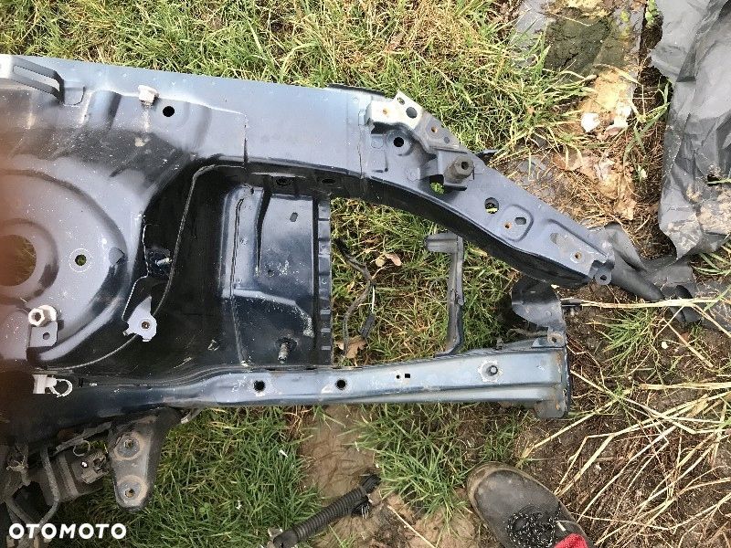 PODŁUŻNICA CWIARTKA lewej MAZDA3 3 bm 13-16R