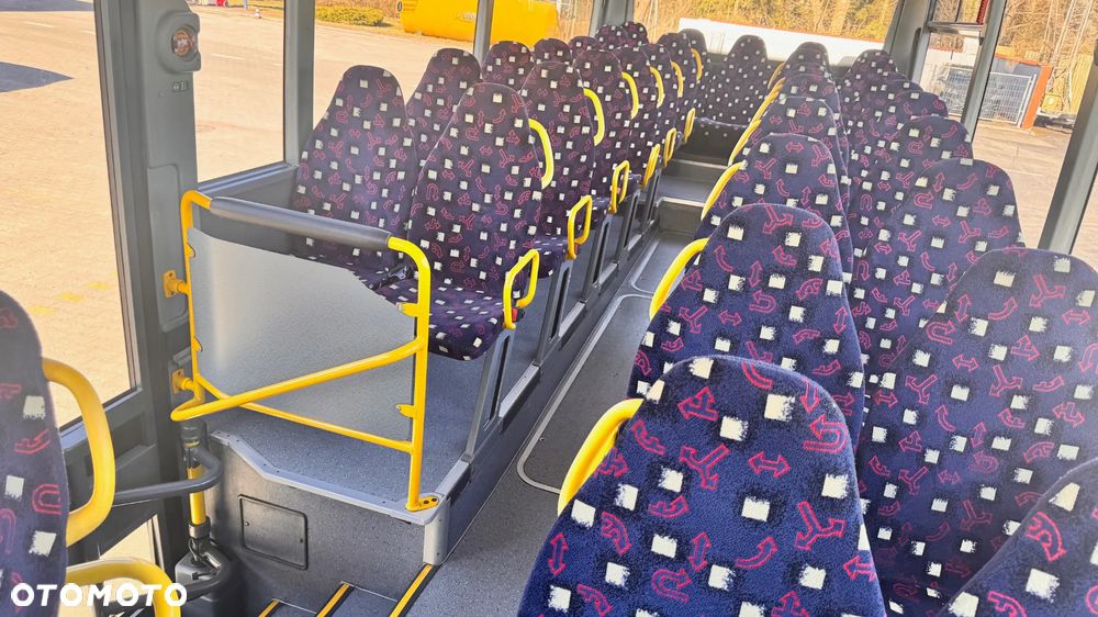 Mercedes-Benz Intouro / Euro 5/ Manual / 63 miejsc / mały przebieg / Cena: 99000 zł netto - 9