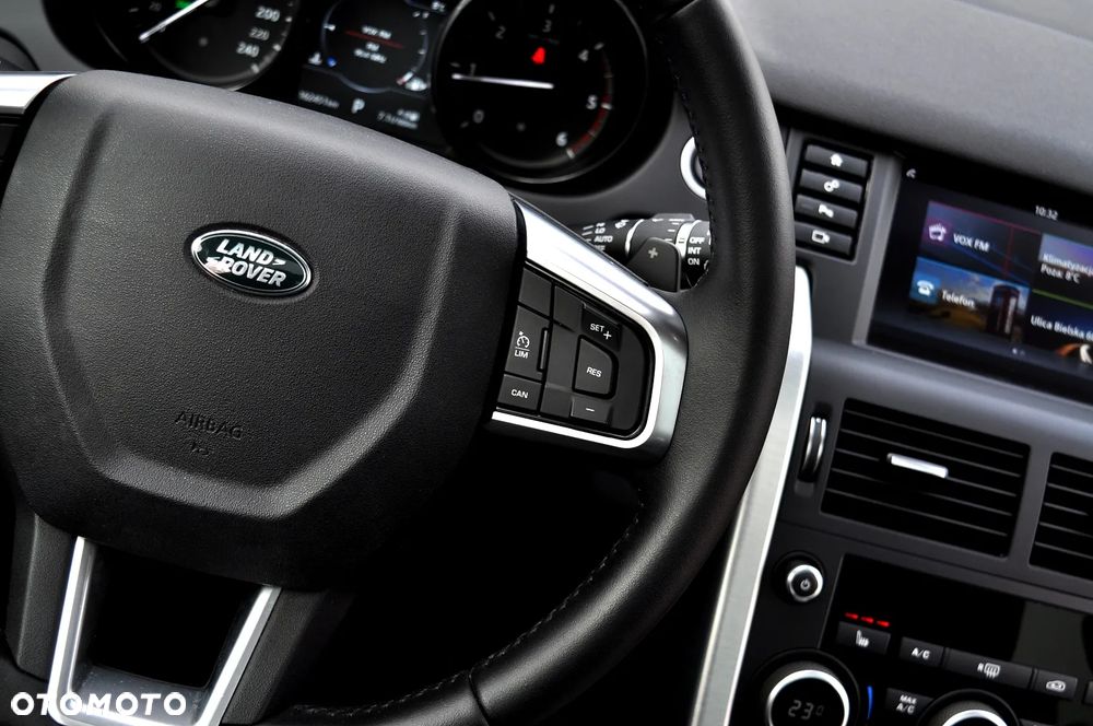 Land Rover Discovery Sport TD4 HSE Luxury - 35