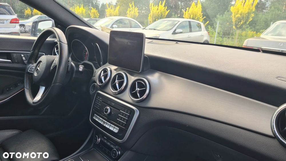 Mercedes-Benz CLA 250 4Matic 7G-DCT Sport - 12