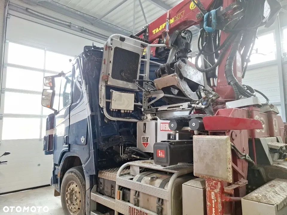 Scania R660 6x4  do drewna dzwig - 2