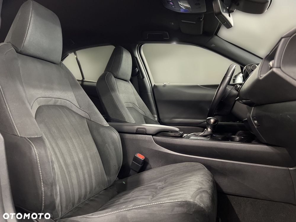 Lexus UX 200 GPF Business Edition 2WD - 12