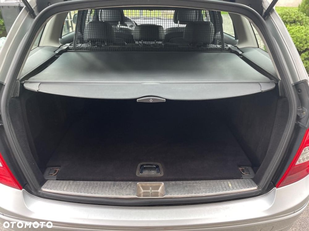 Mercedes-Benz Klasa C 320 CDI 7G-TRONIC Avantgarde - 22