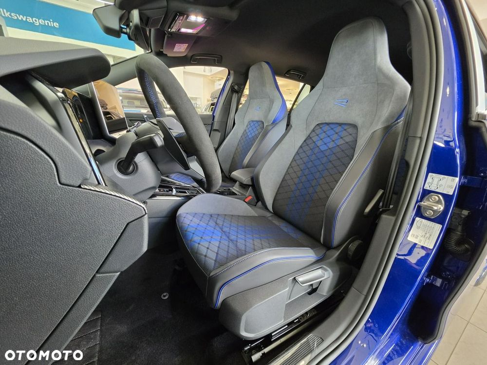 Volkswagen Golf Variant - 12