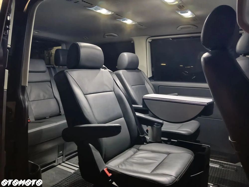 Volkswagen Multivan - 28