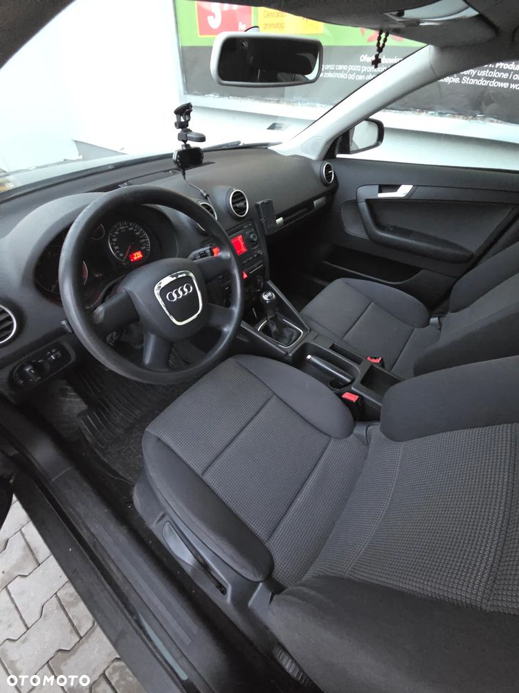 Audi A3 Sportback 1.9 TDI Ambiente - 6