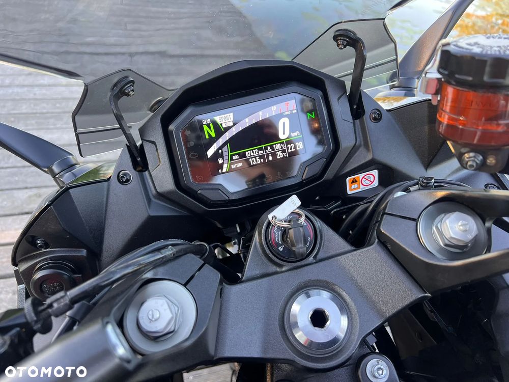 Kawasaki Ninja 1000 SX - 14