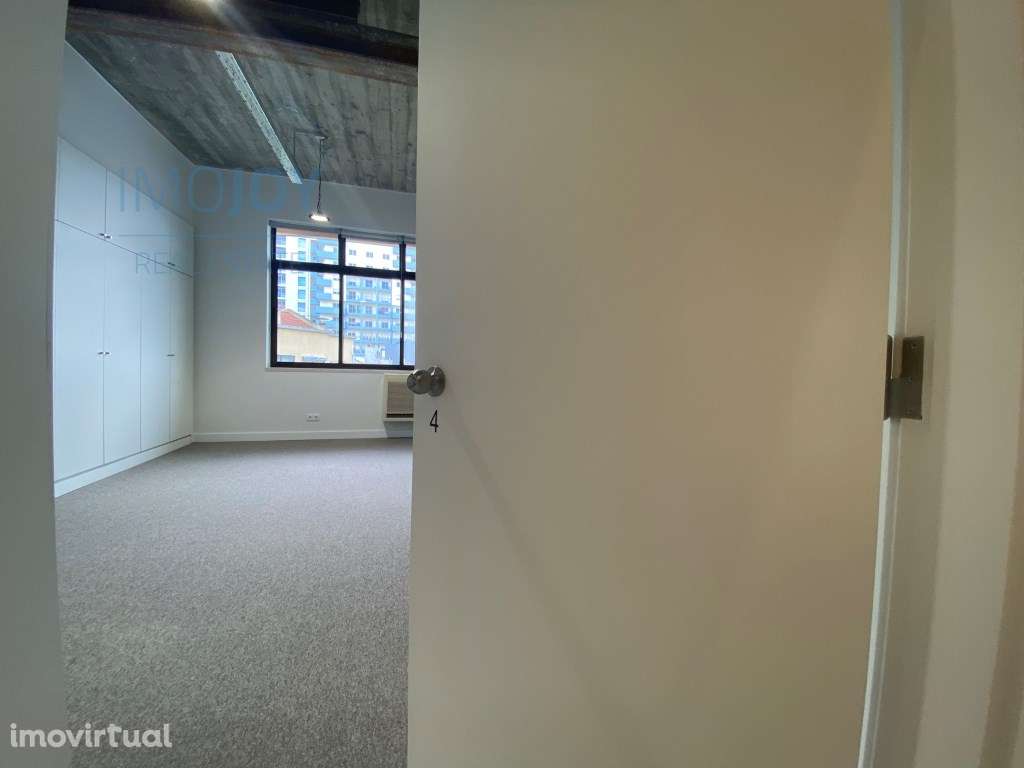 Sala de 27 m² para Arrendamento na Avenida Helen Keller - Grande imagem: 4/25