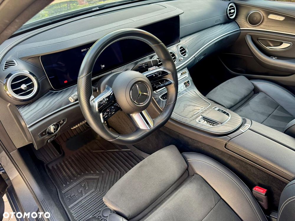 Mercedes-Benz Klasa E 220 d 4Matic 9G-TRONIC AMG Line - 9