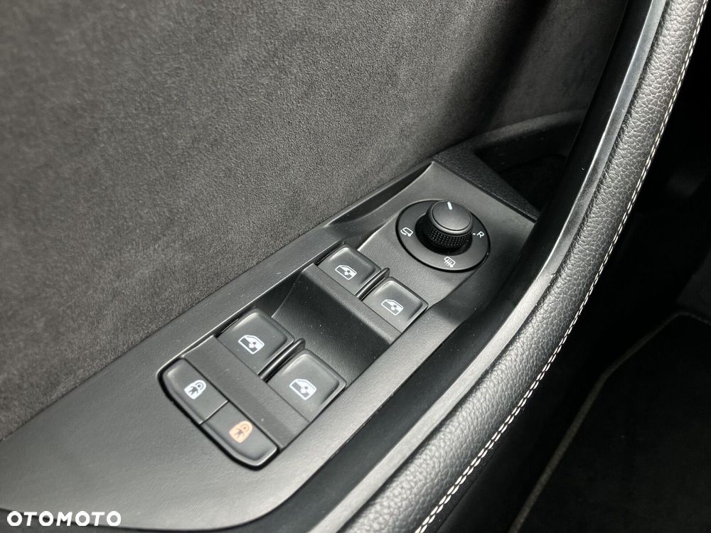 Skoda Superb 2.0 TDI SCR Sportline DSG - 23