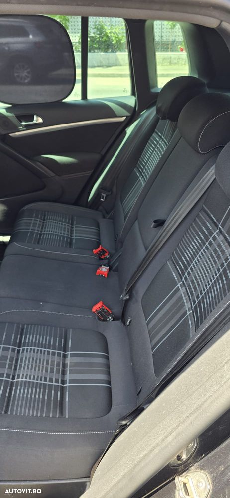 Volkswagen Tiguan - 12