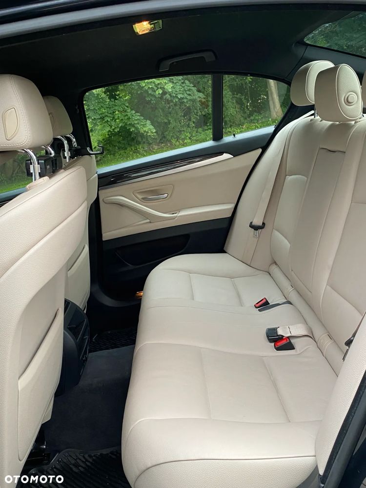 BMW Seria 5 528i xDrive - 6