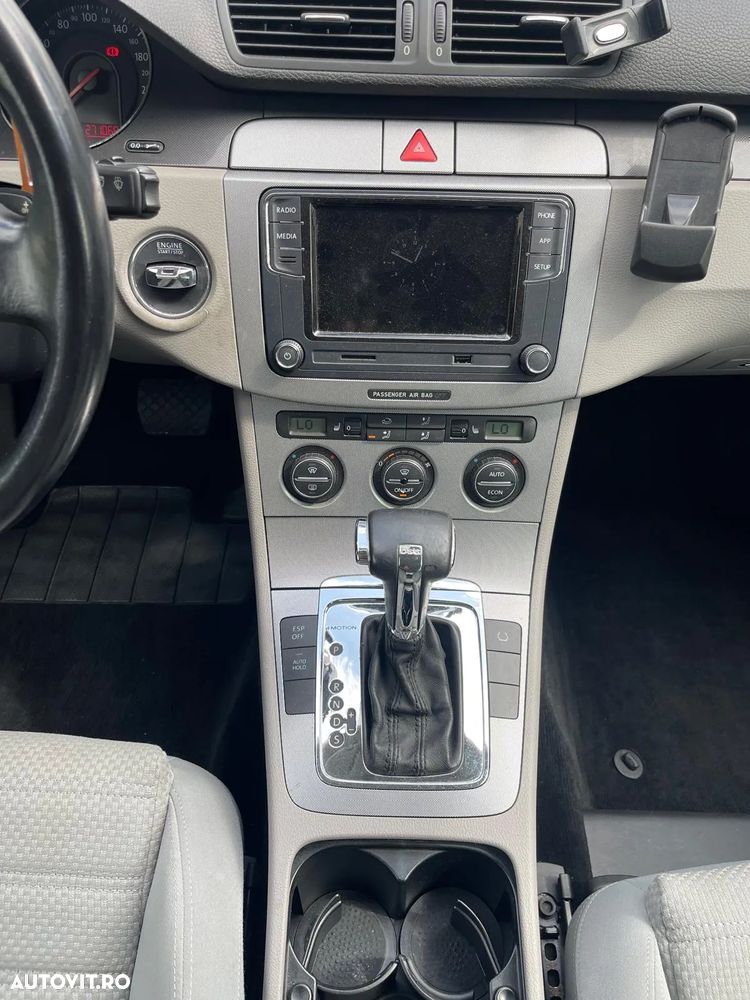 Volkswagen Passat - 4