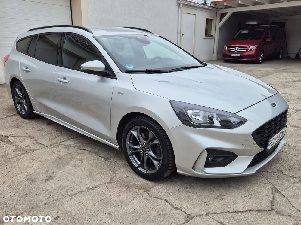 Ford Focus 1.5 EcoBlue Start-Stopp-System ST-LINE DESIGN - 17