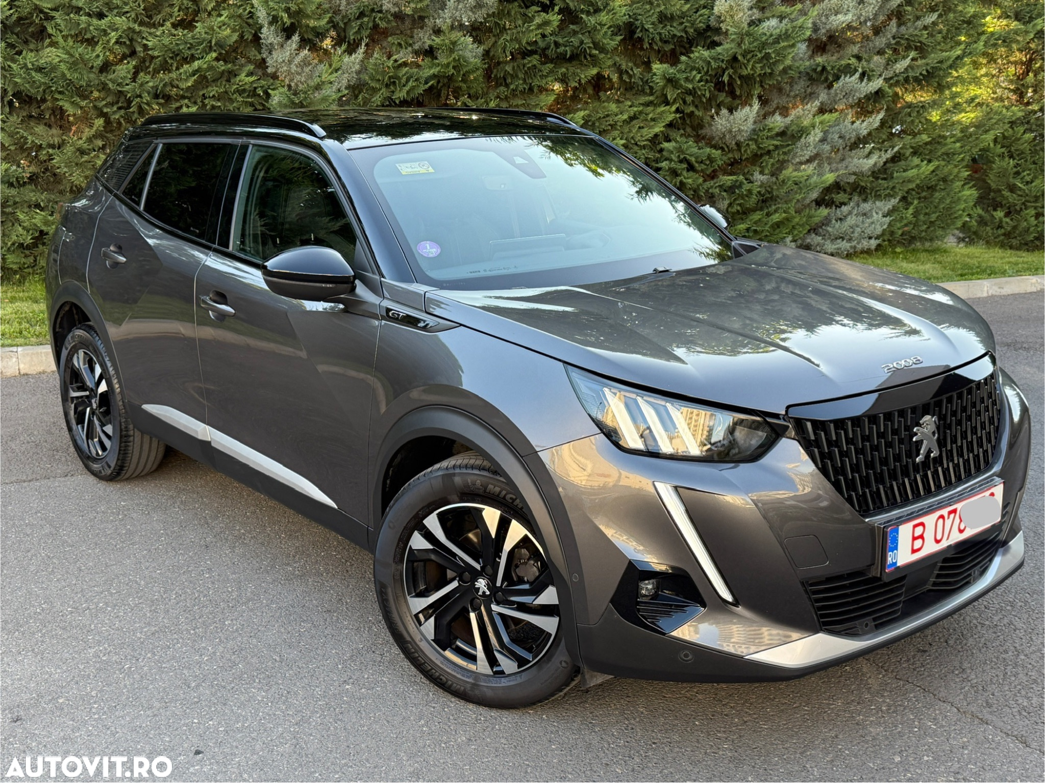 Peugeot 2008 PureTech 130 EAT8 GT - 3