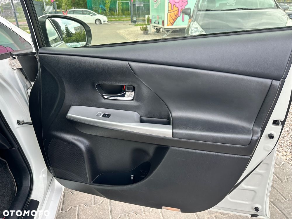 Toyota Prius+ (Hybrid) Executive - 18