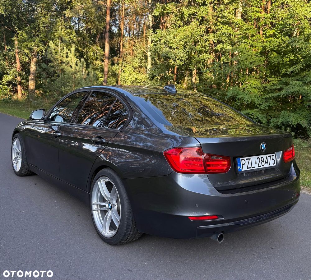 BMW Seria 3 318d Sport Line - 6