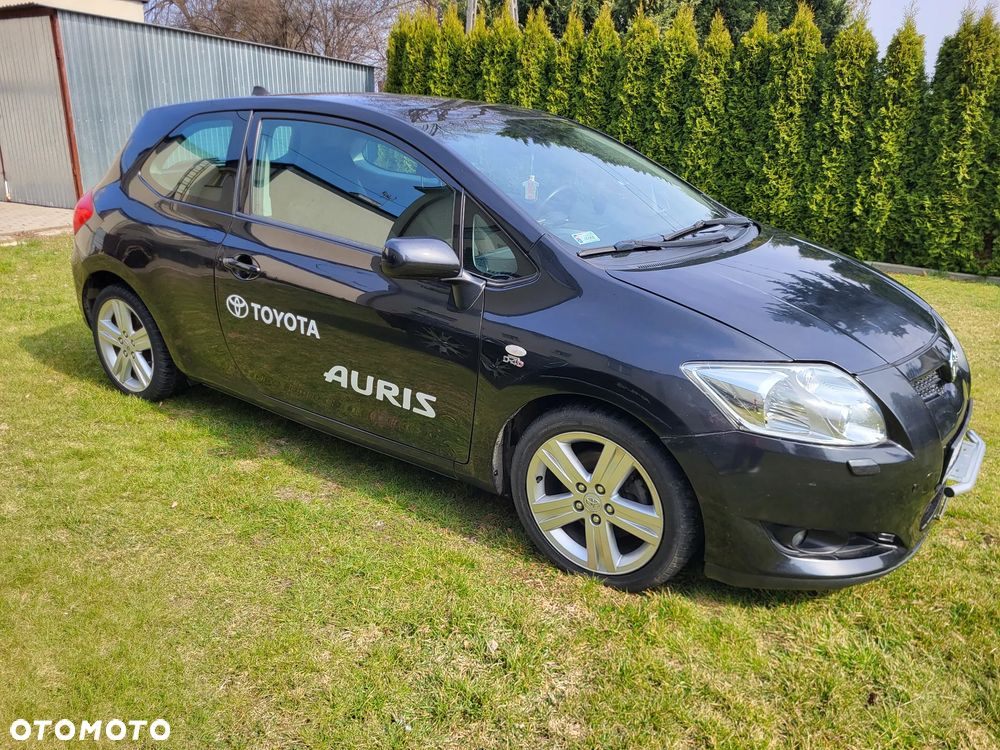 Toyota Auris 2.2 D-4D D-CAT - 3