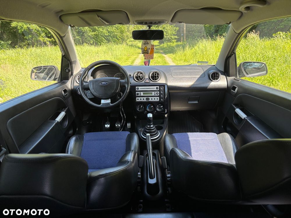 Ford Fiesta - 8