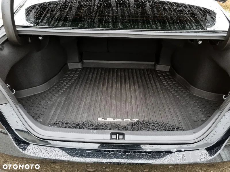 Toyota Camry 2.5 Hybrid Prestige CVT - 34