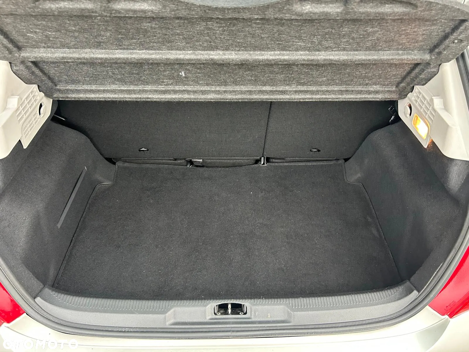 Peugeot 207 1.4 Presence Grand Prix - 14