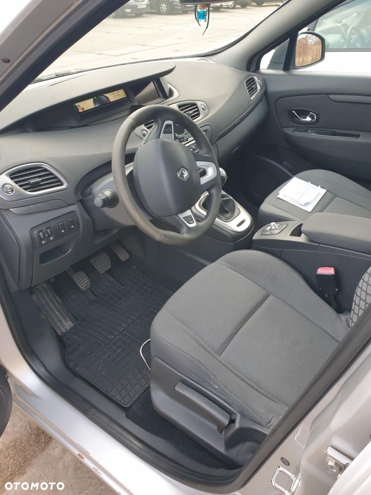 Renault Scenic 1.6 dCi Energy Privilege S&S - 9