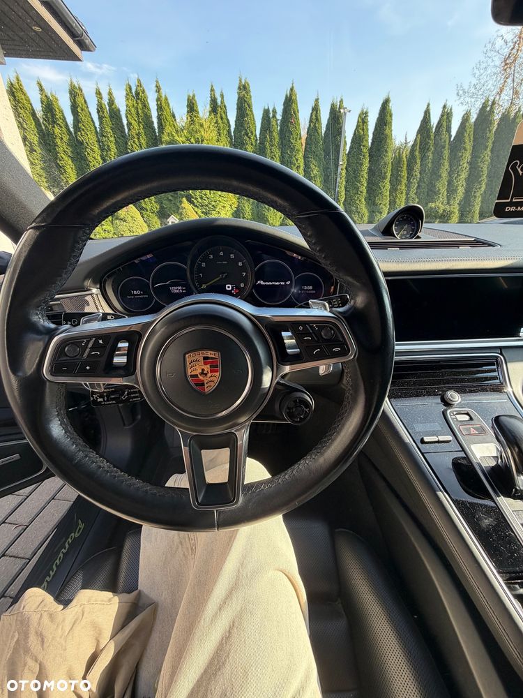 Porsche Panamera - 12