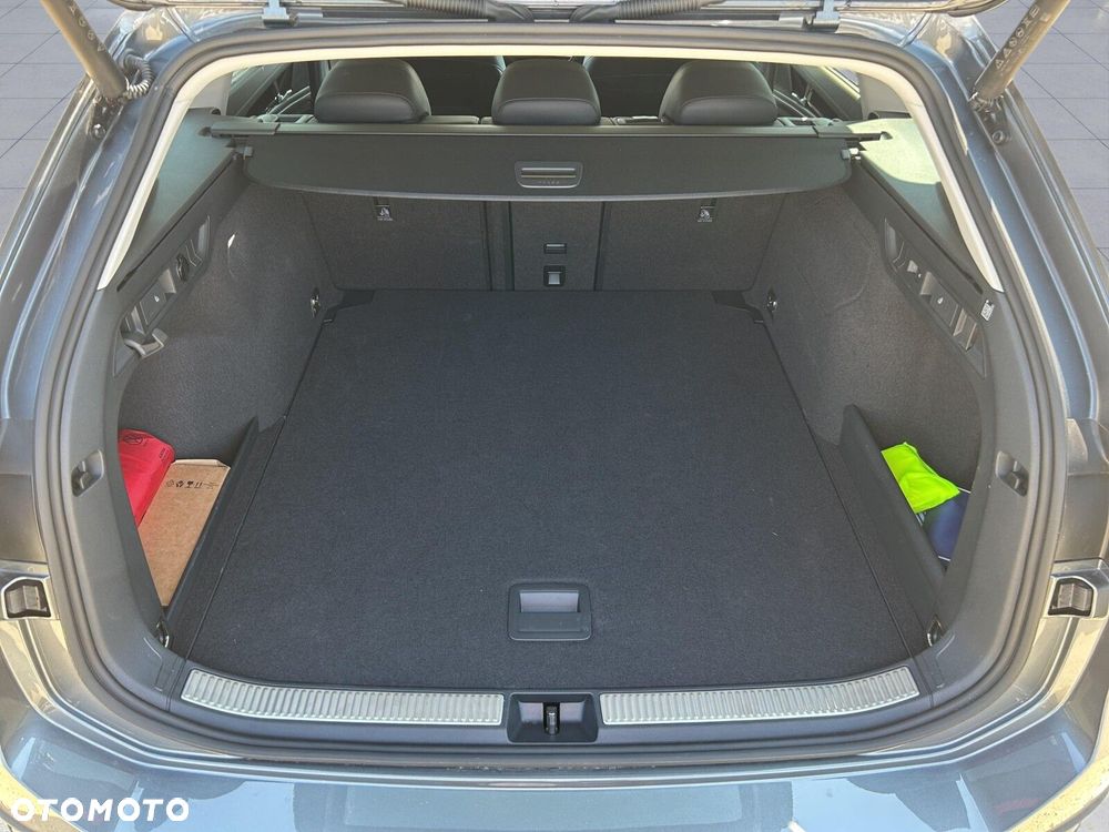 Volkswagen Passat Variant - 32