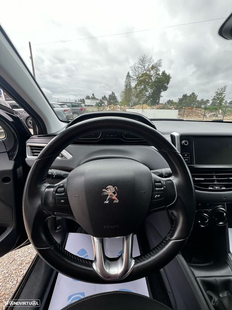 Peugeot 208 1.2 PureTech Style - 6