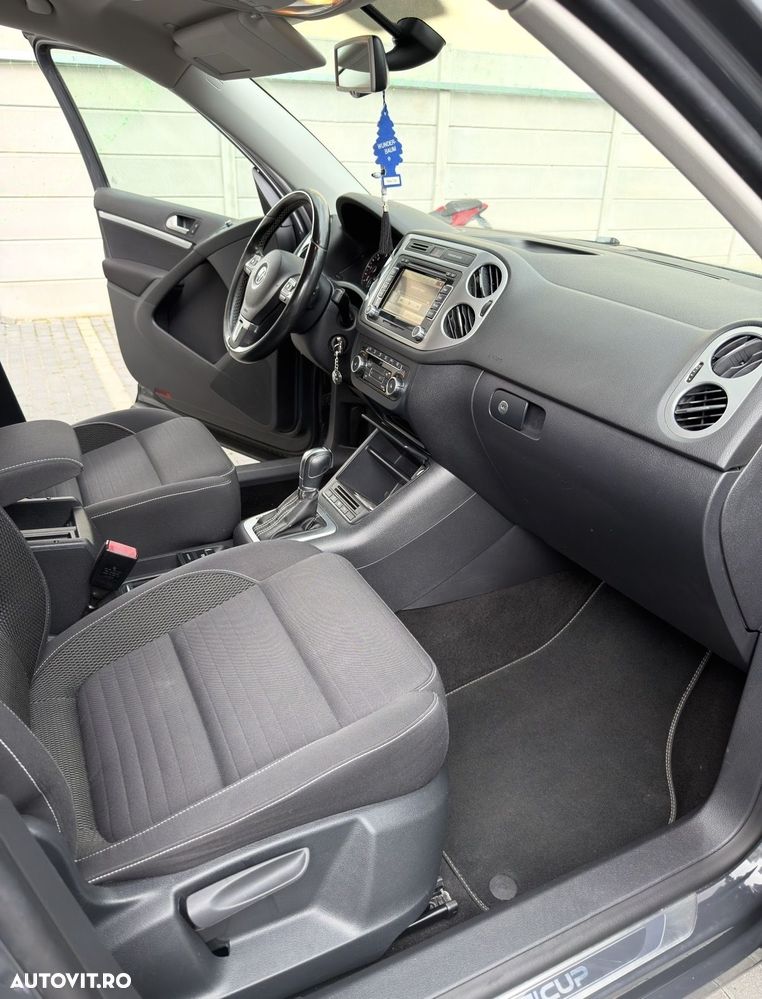 Volkswagen Tiguan 2.0 TDI DPF 4Motion BlueMotion Technology DSG Sport & Style - 9