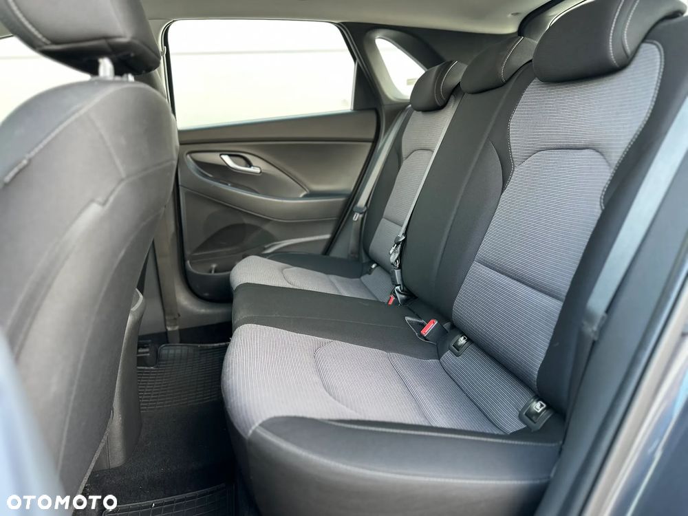 Hyundai i30 1.5 DPI Classic + - 32