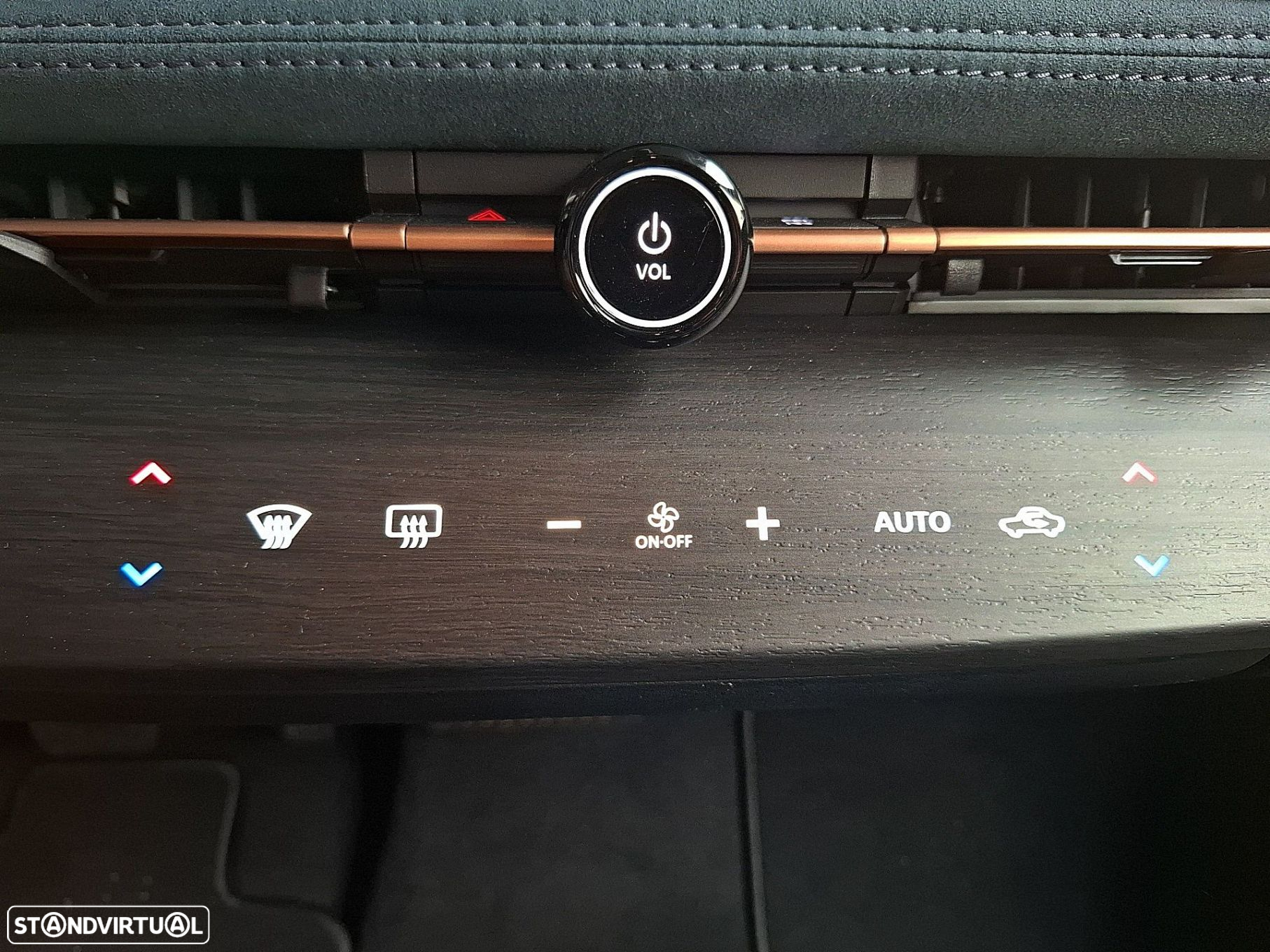 Nissan Ariya 87 kWh Evolve Carr. 22kW + Pack Sport - 23