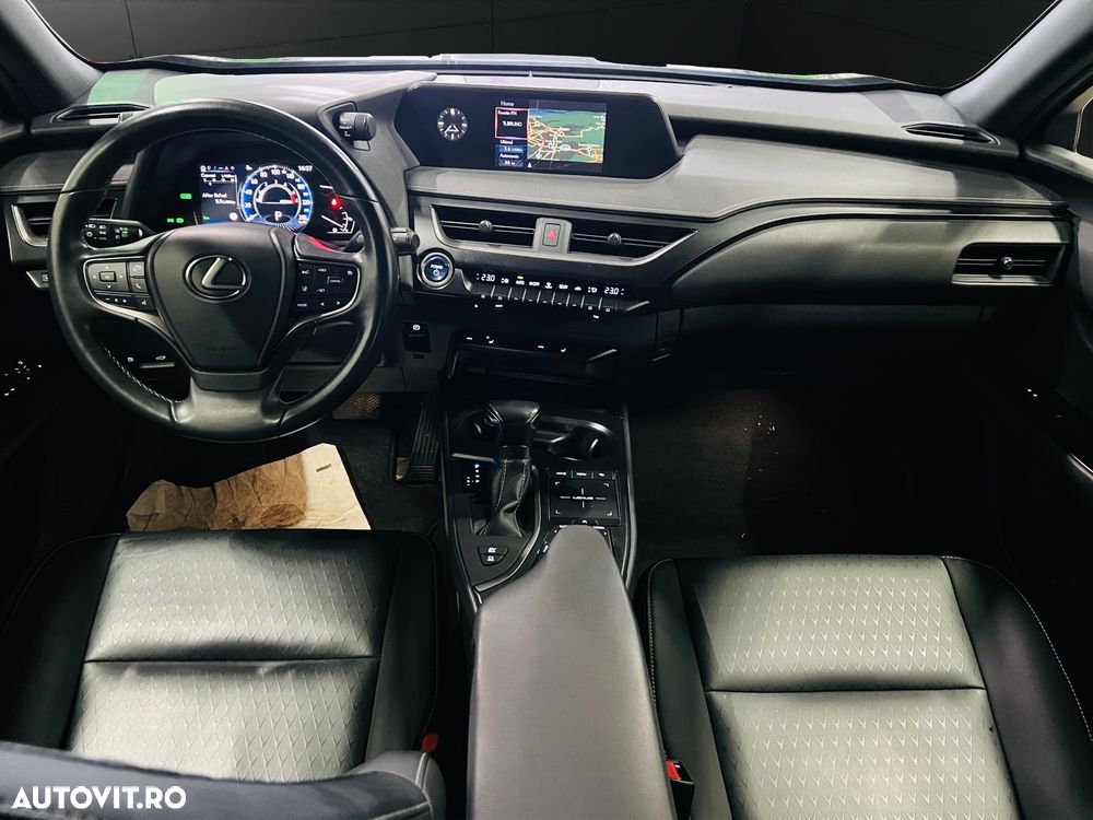 Lexus UX 250h FWD Executive - 10
