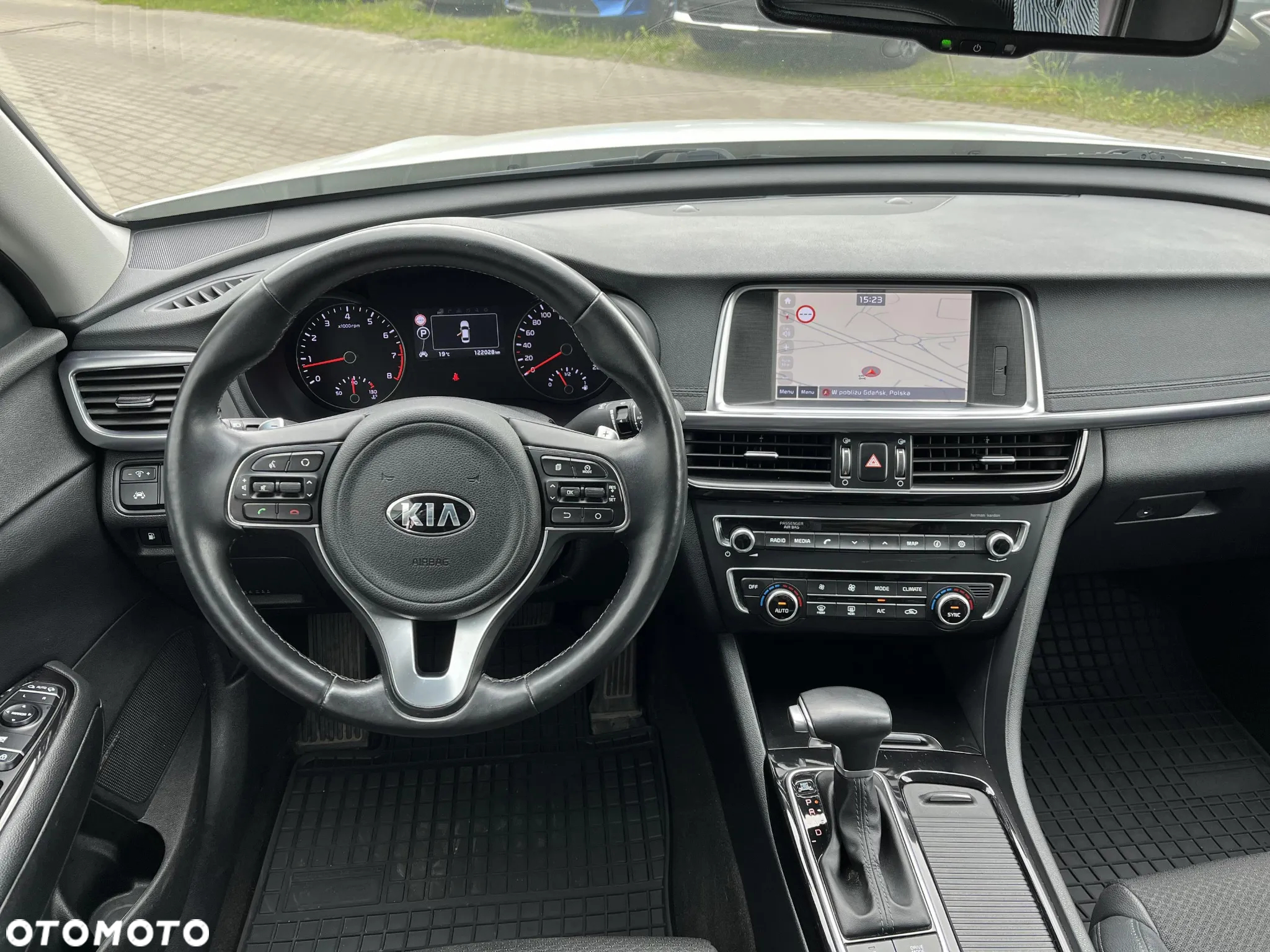 Kia Optima 2.0 L - 13