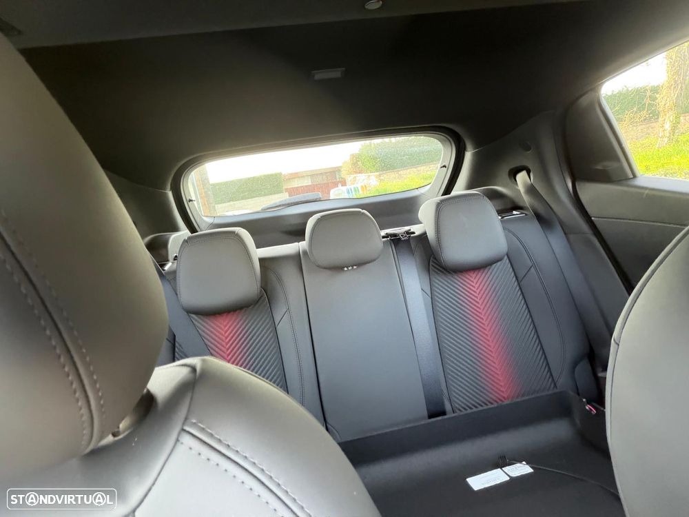 Alfa Romeo Junior 1.2 Ti Sport Speciale Q4 eDCT6 - 7