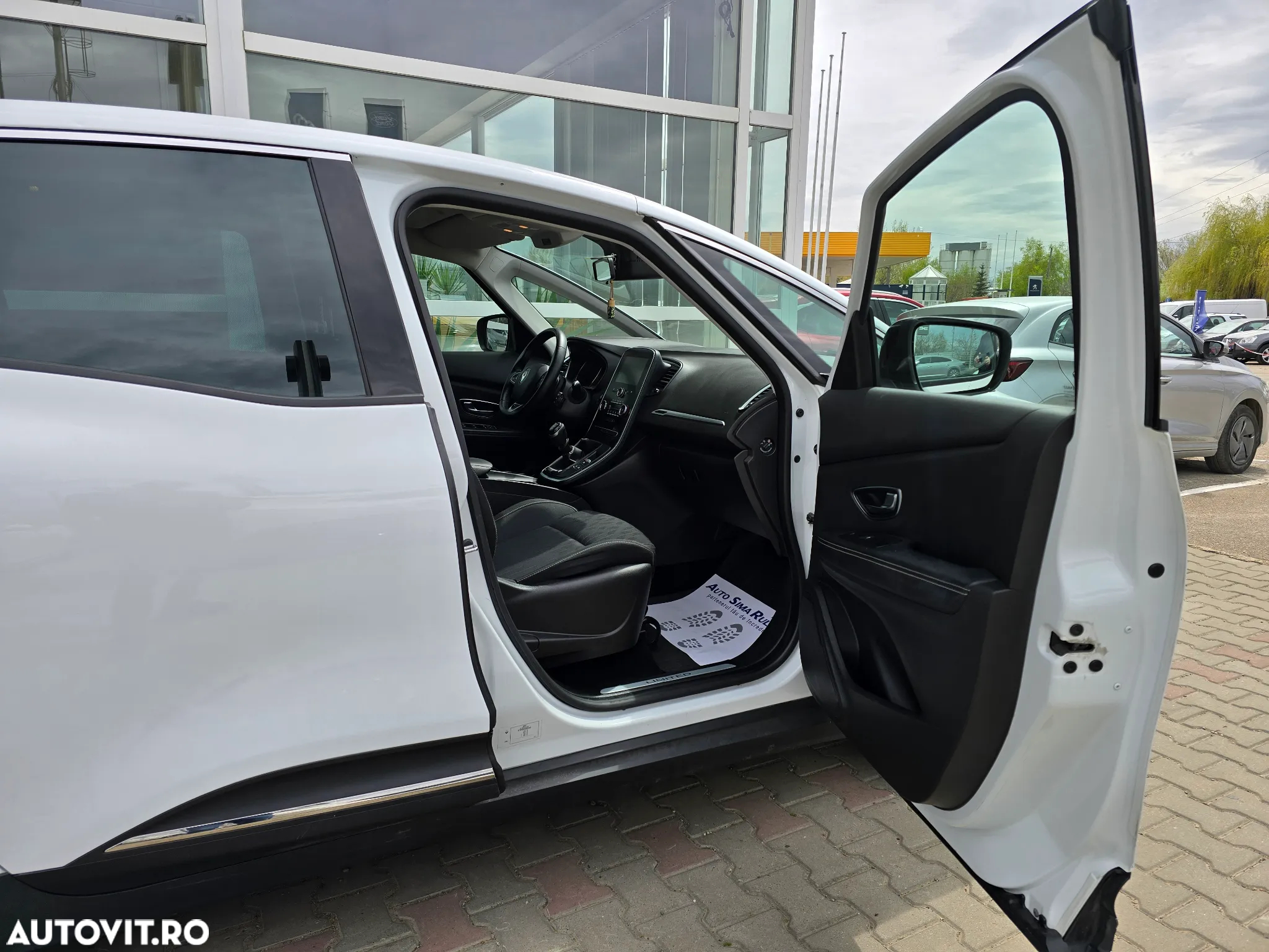 Renault Scenic BLUE dCi 120 LIMITED - 9