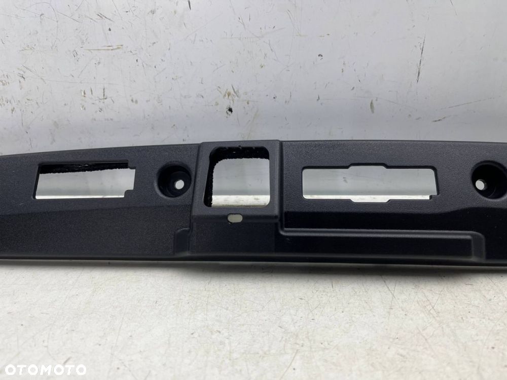 Listwa Renault Arkana 19r.- blenda nakładka dolna otwierania klapy bagażnika podświetlenie tablicy - 5