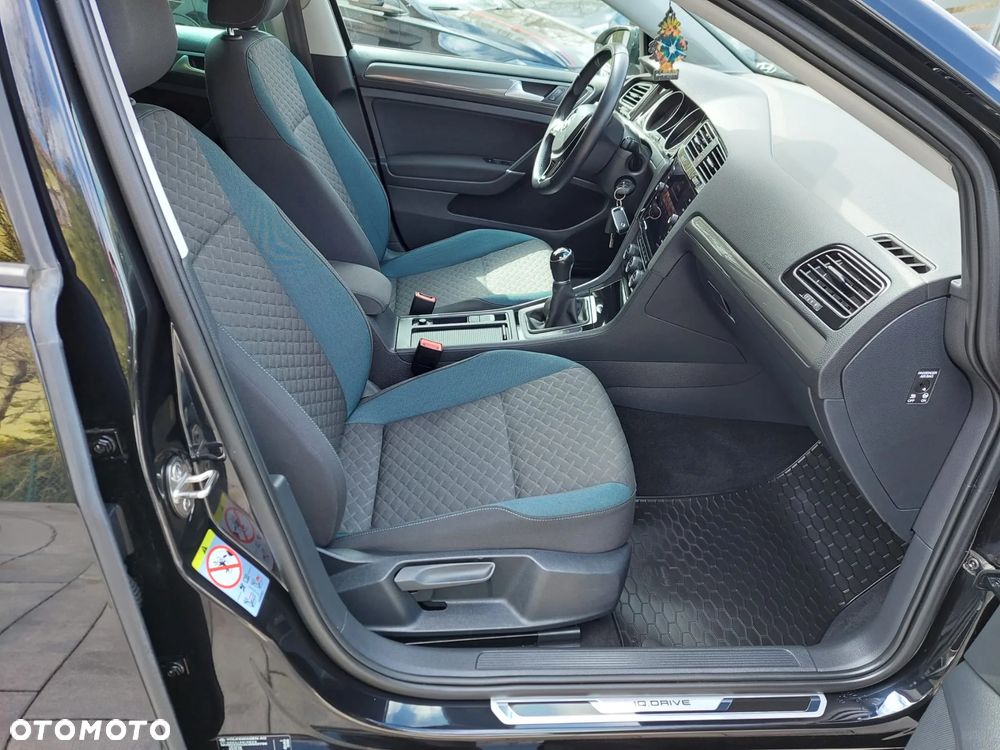 Volkswagen Golf 1.5 TSI BMT Evo IQ Drive - 28