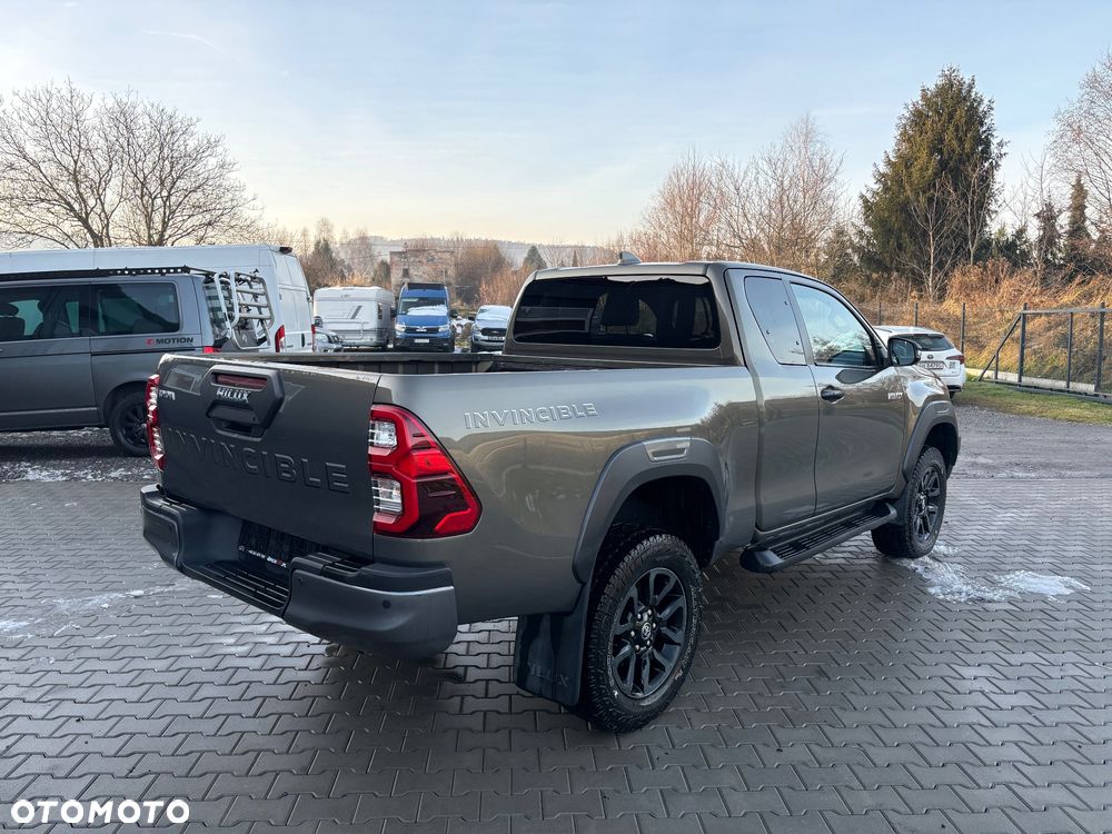 Toyota Hilux 4x4 Extra Cab Autm Invincible - 8