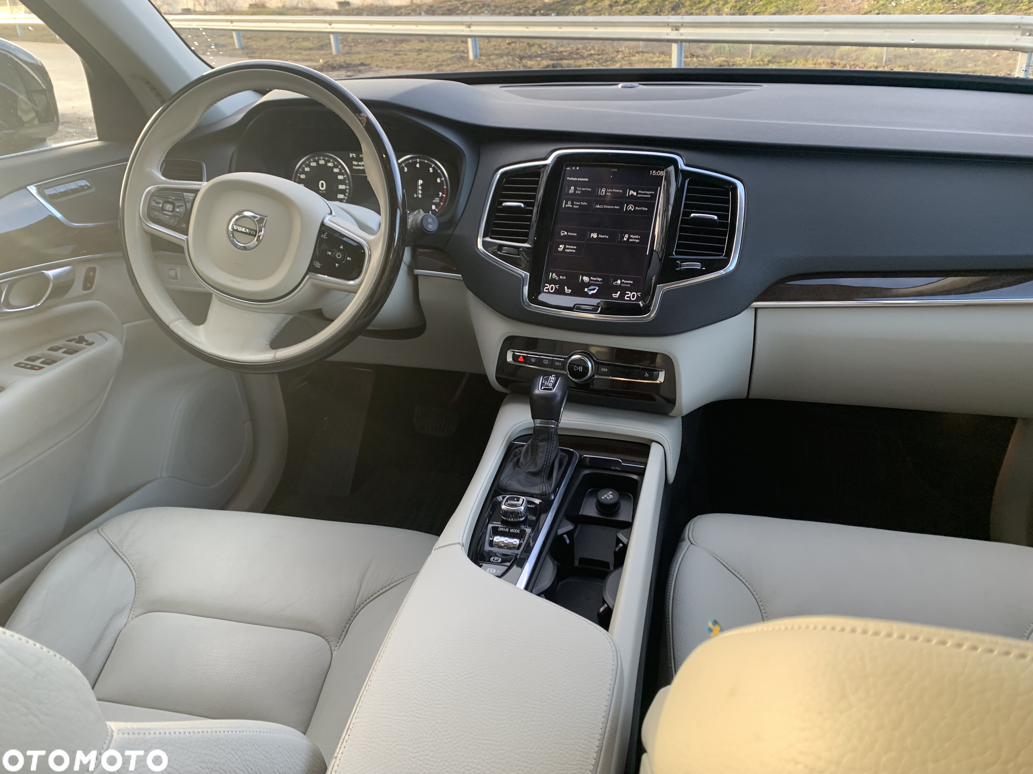 Volvo XC 90 T6 AWD Geartronic Momentum - 22