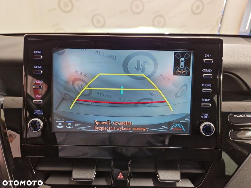 Toyota Camry 2.5 Hybrid Executive CVT - 16