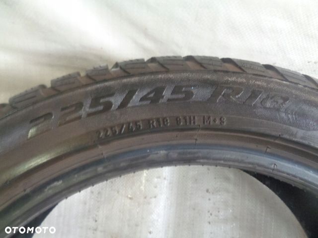 2X Pirelli Winter SottoZero 3 225/45R18 91H MO - 8