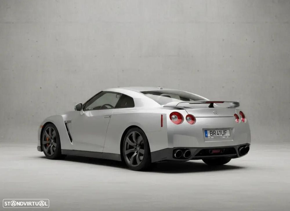 Nissan GT-R - 6