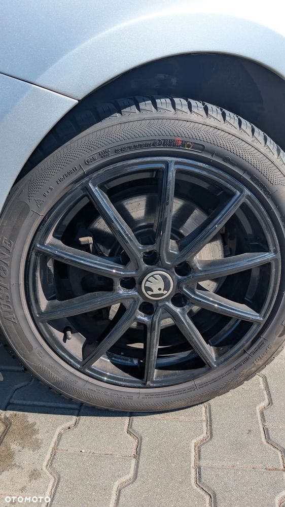 Skoda Superb 2.0 TDI Family DSG - 19