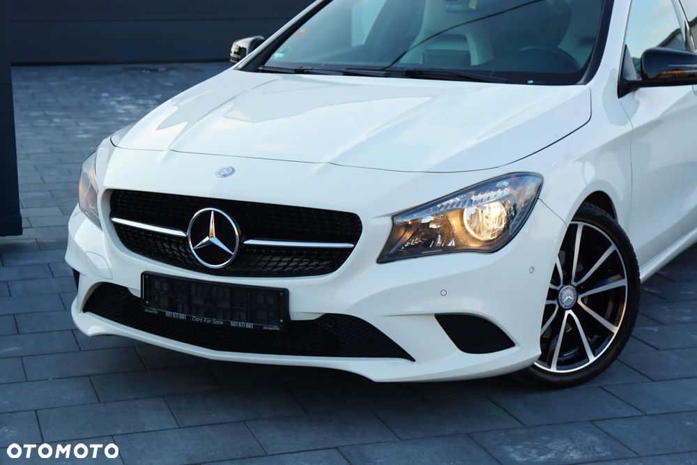 Mercedes-Benz CLA 180 7G-DCT UrbanStyle Edition - 10