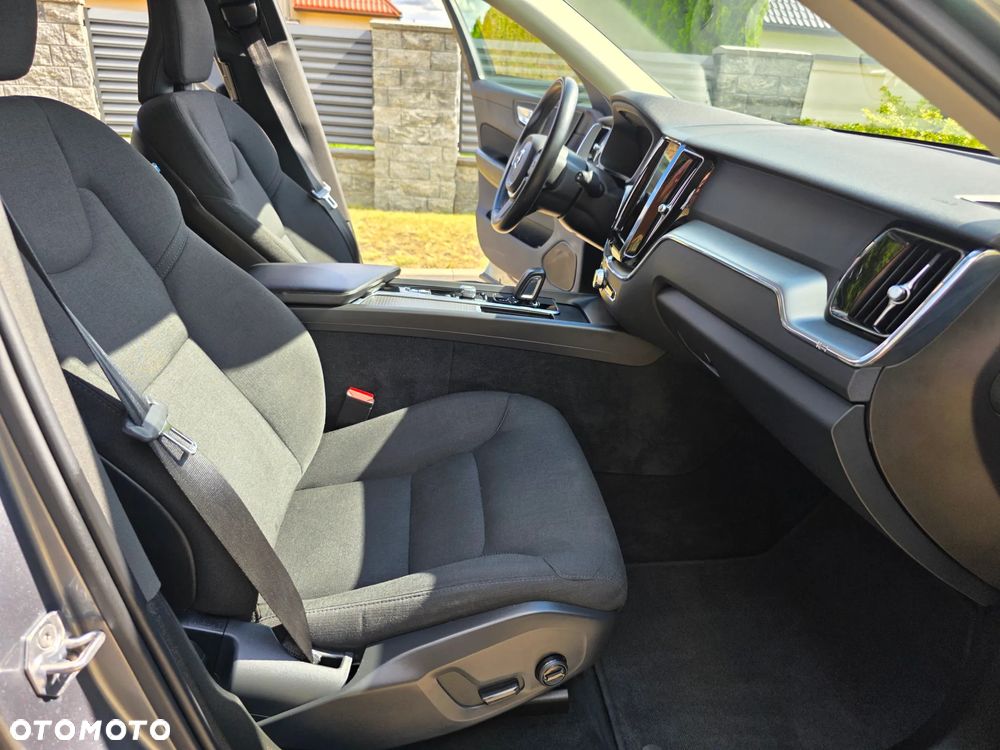 Volvo XC 60 B4 B Momentum Pro - 31