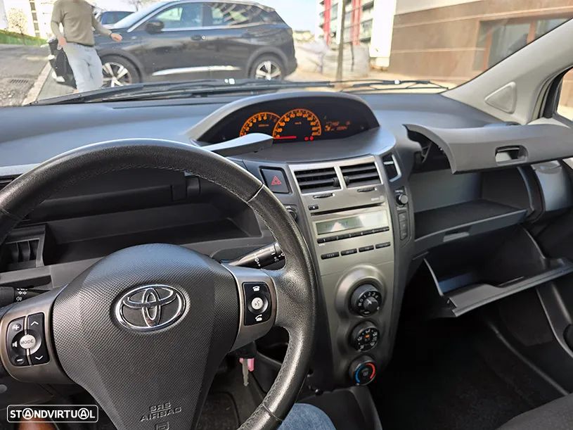 Toyota Yaris 1.0 VVT-i Cool Edition - 18