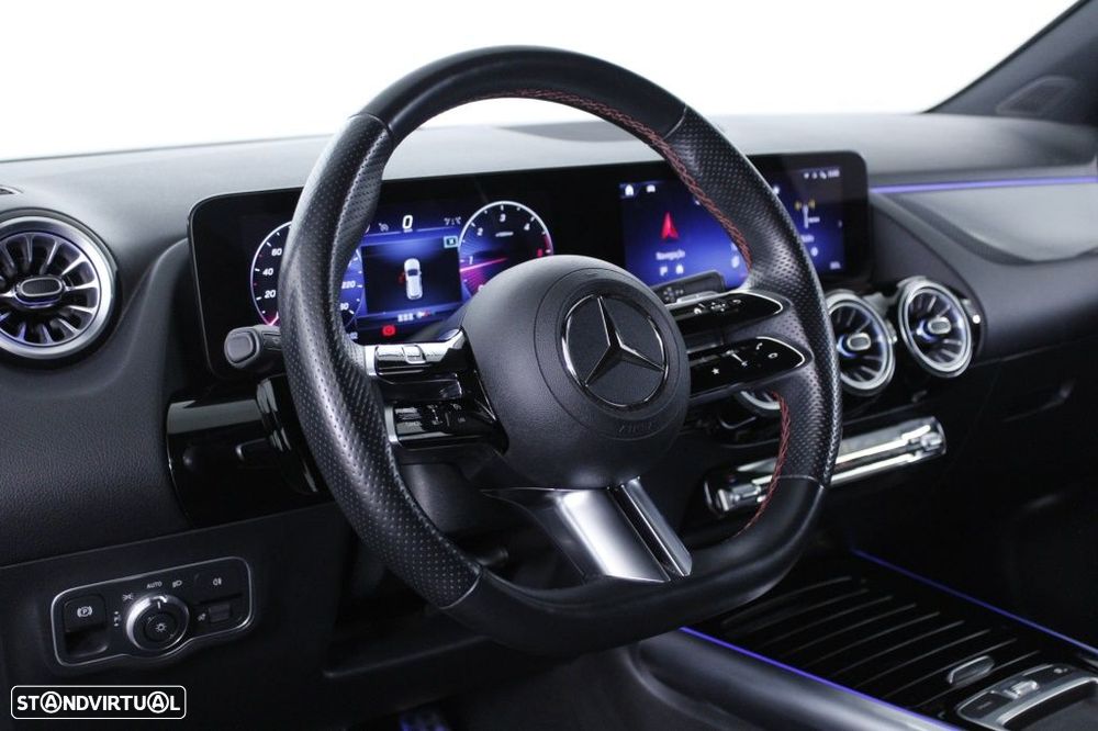 Mercedes-Benz GLA 180 d AMG Line - 23