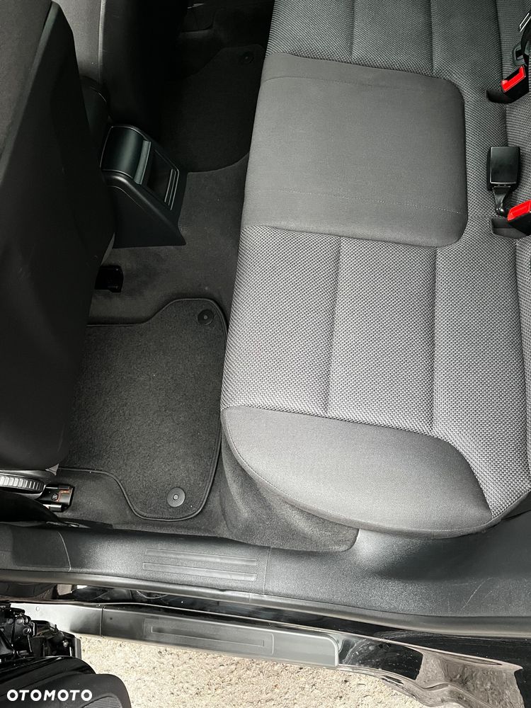 Audi A3 Sportback 1.6 TDI S line Sportpaket - 13